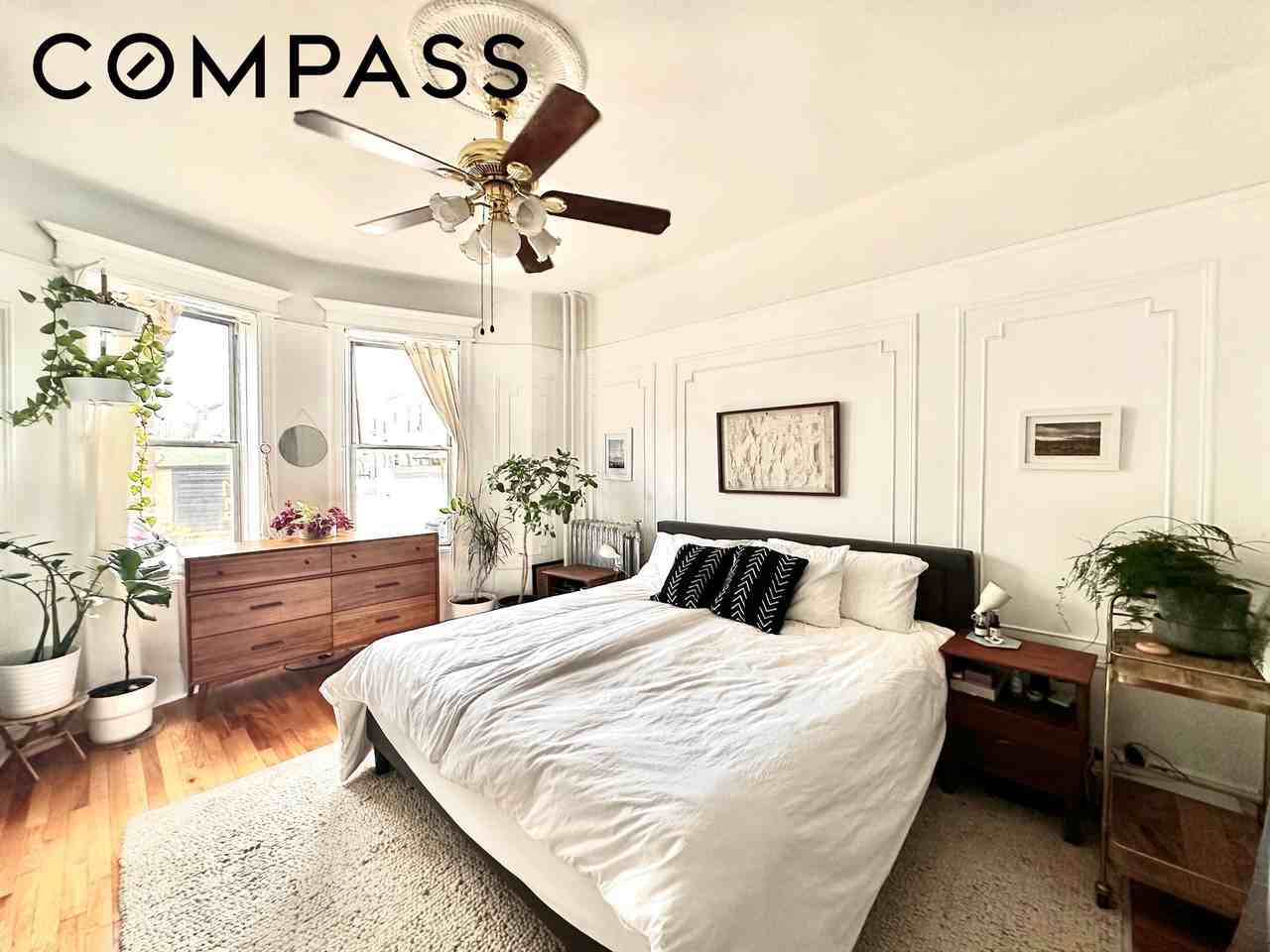 214 E 31st St #1 - Photo 3 of 7