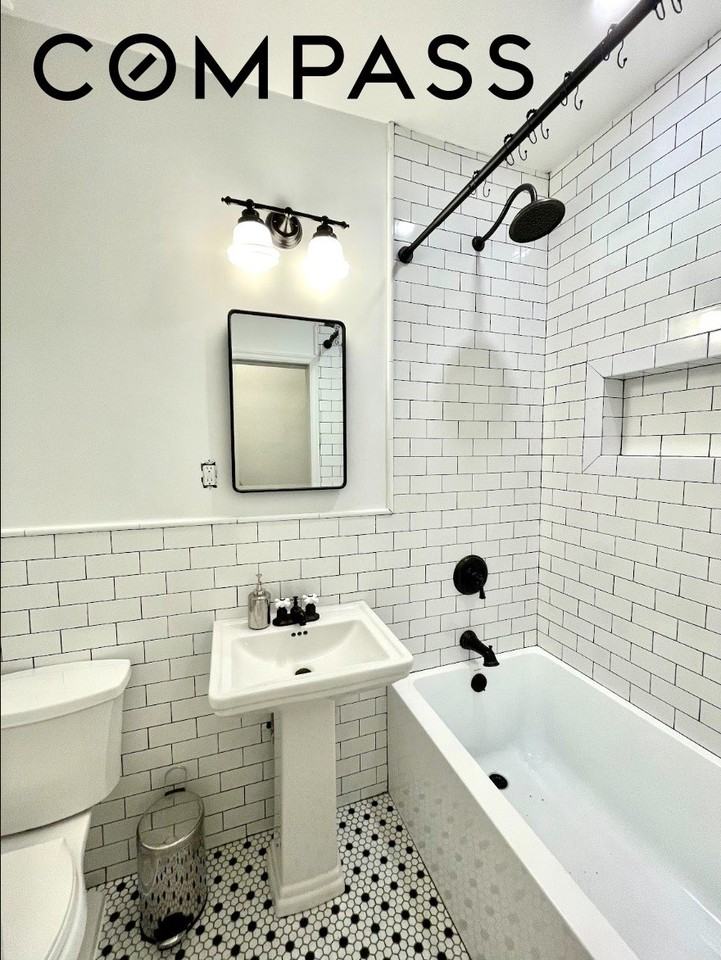 214 E 31st St #1 - Photo 6 of 7