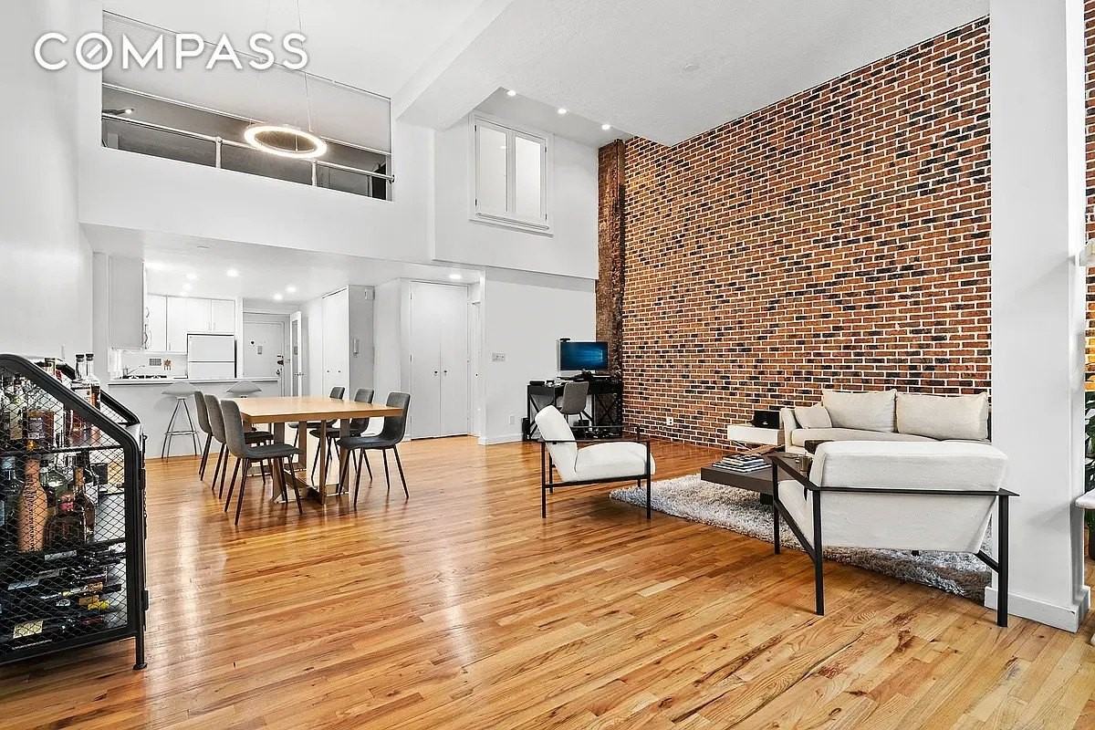 372 5th Ave #2L - Photo 2 of 7