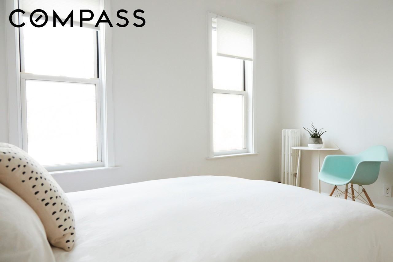 967 Lorimer St #2 - Photo 4 of 8