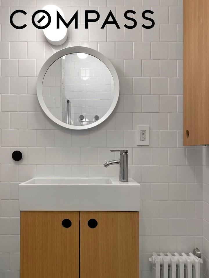 967 Lorimer St #2 - Photo 5 of 8