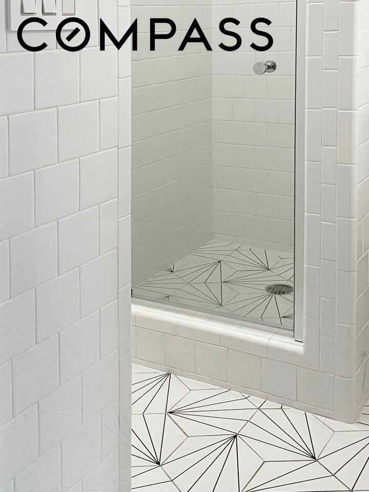 967 Lorimer St #2 - Photo 7 of 8