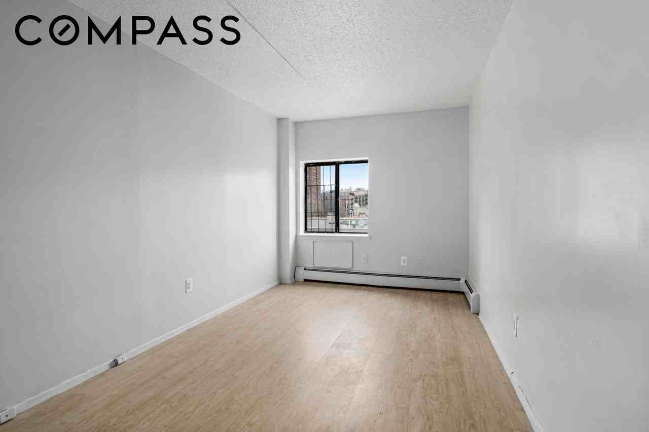 1425 Amsterdam Ave #6G - Photo 4 of 7