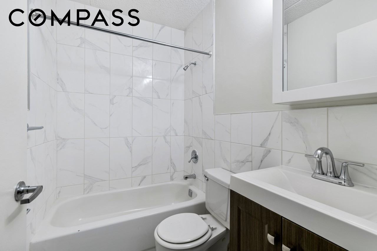 1425 Amsterdam Ave #6G - Photo 5 of 7