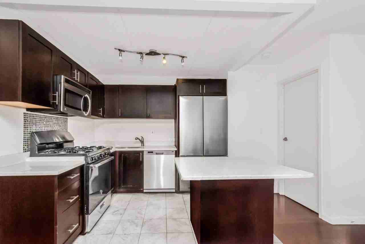 1155 Warburton Ave #8Y - Photo 3 of 8
