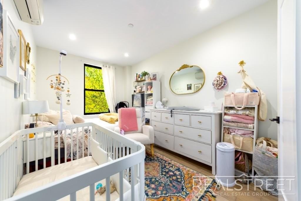 645 Knickerbocker Ave #4 - Photo 5 of 12