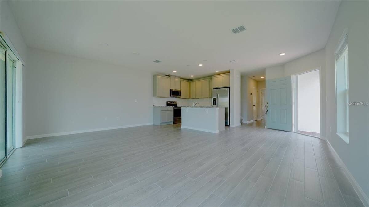 2782 Narcoossee Commons Way - Photo 6 of 17