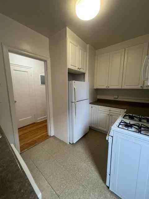 625 Gramatan Ave #3T - Photo 5 of 8