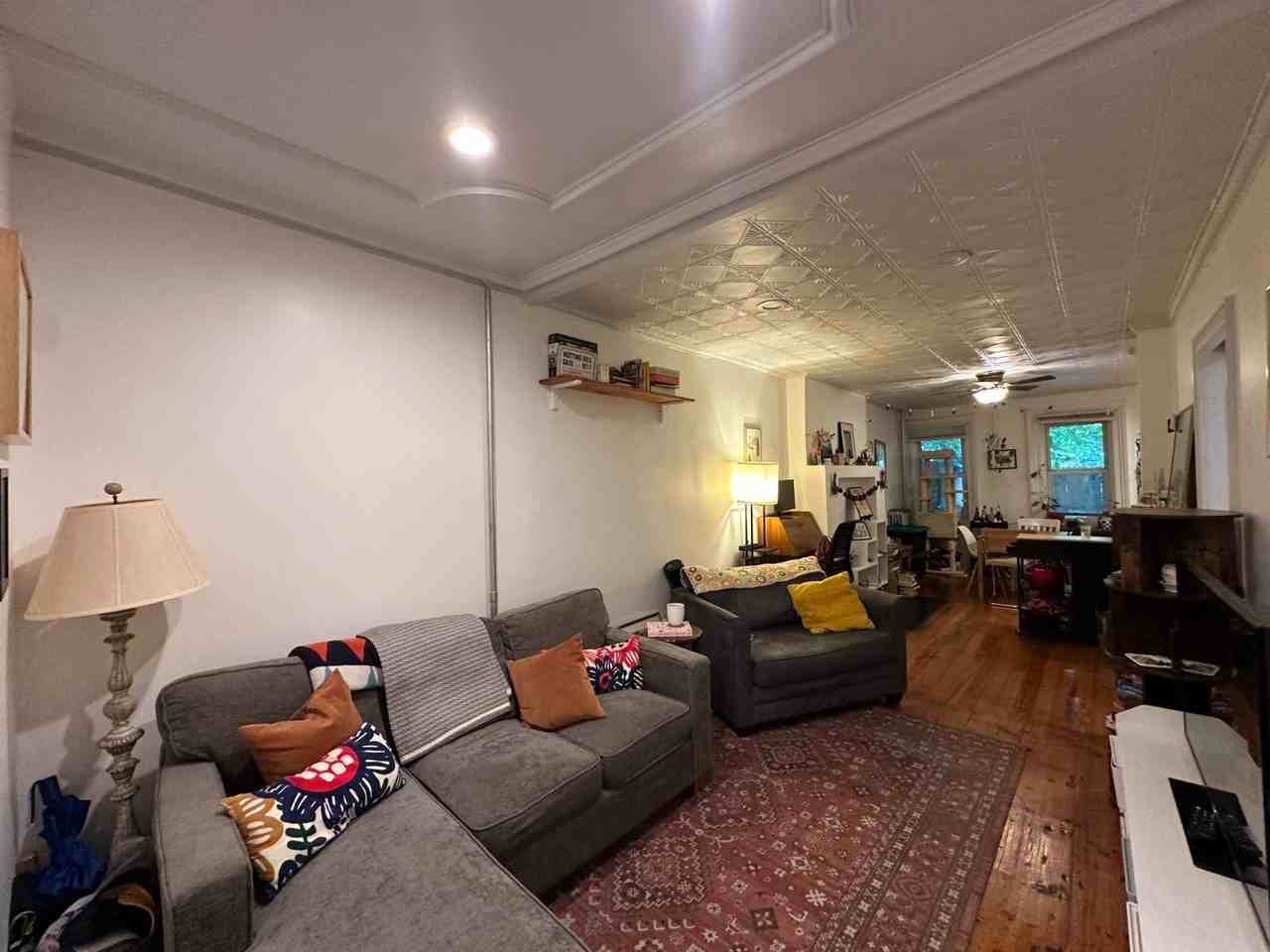 85A Summit St - Photo 3 of 8