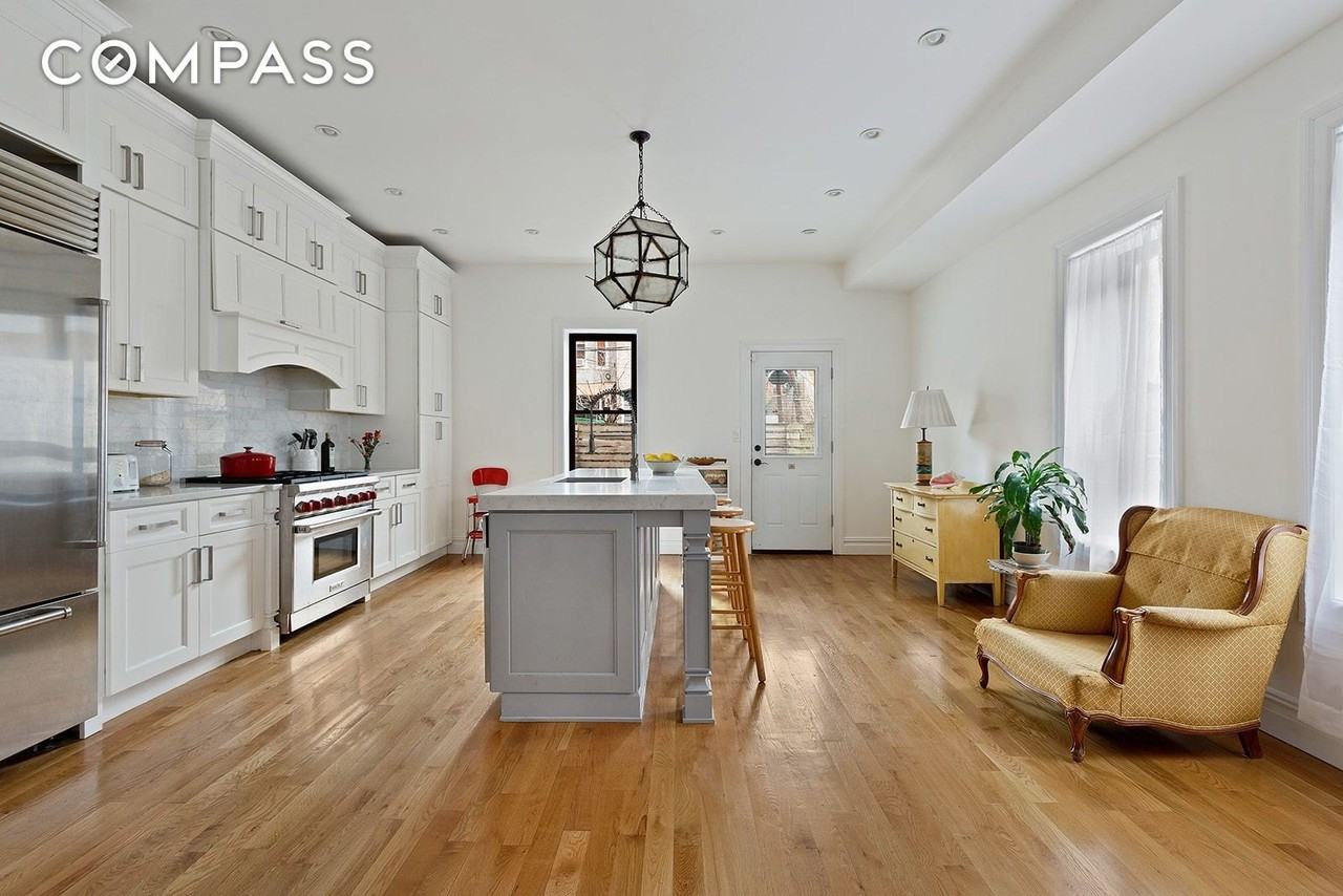 349 Lincoln Rd #TH - Photo 4 of 12