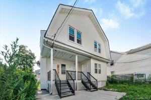 featured image of 13 Mcbride St #1