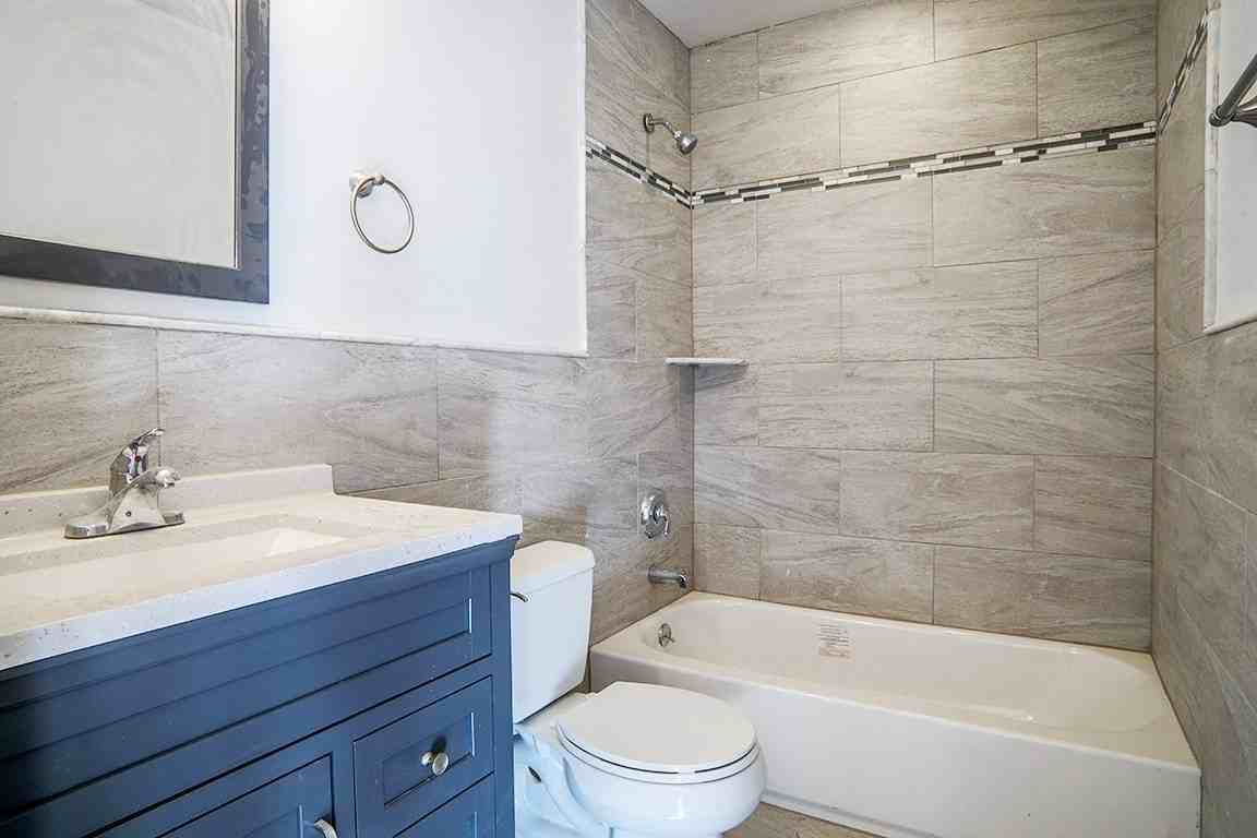 40 Cedar Swamp Rd #1005 - Photo 5 of 11