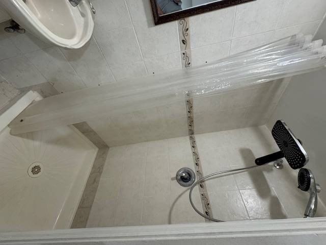 7330 173rd St - Photo 3 of 6