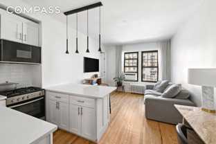 87 Barrow St #5G - Photo 1 of 1