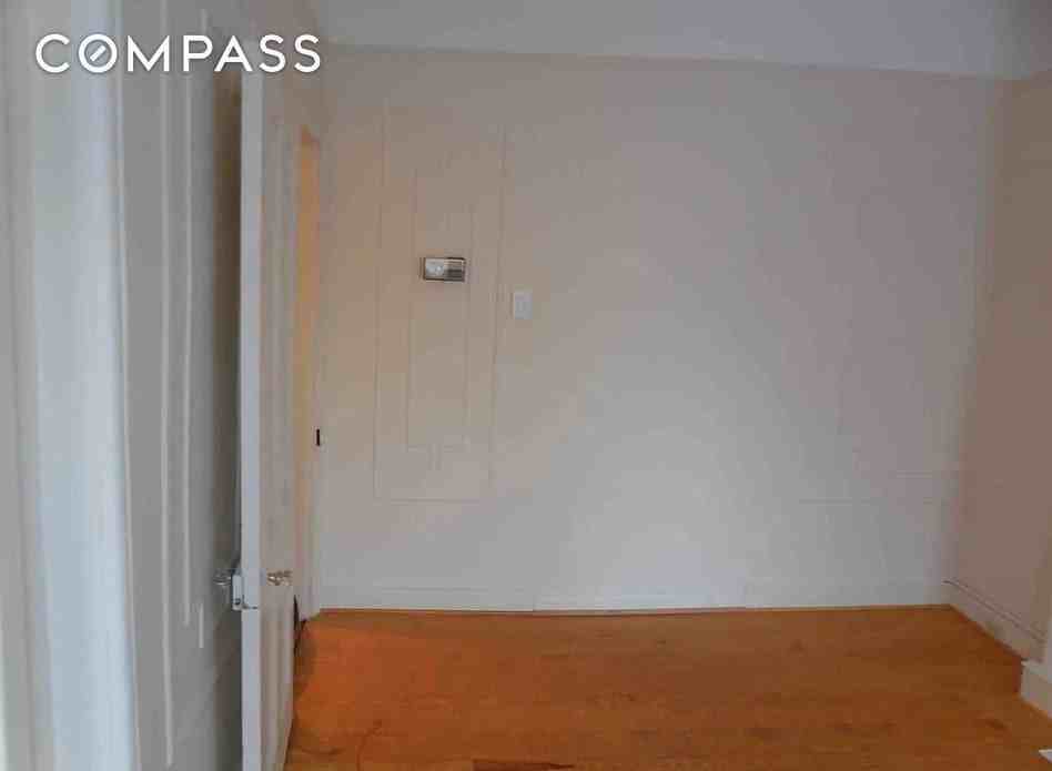 230 14th St #2 - Photo 5 of 6