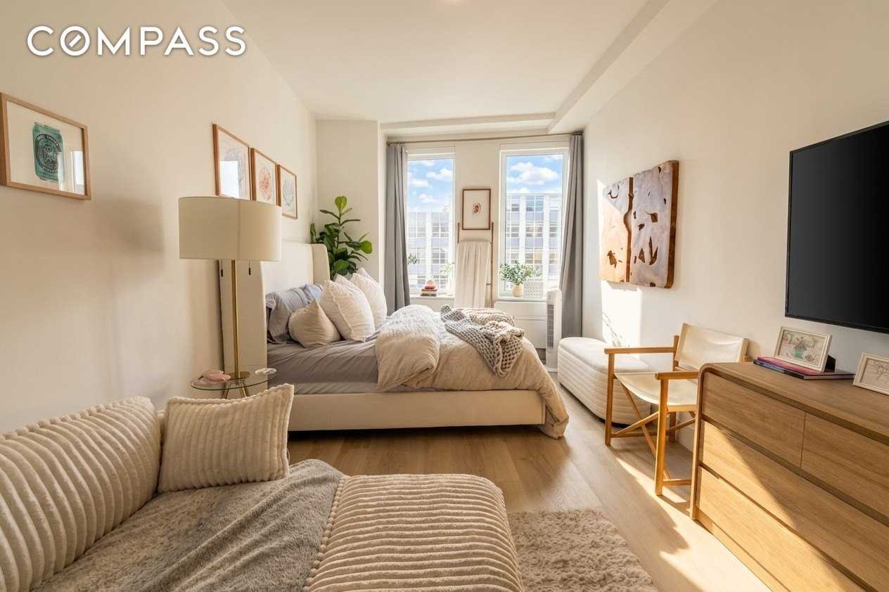 55 Broad St #2703 - Photo 2 of 7