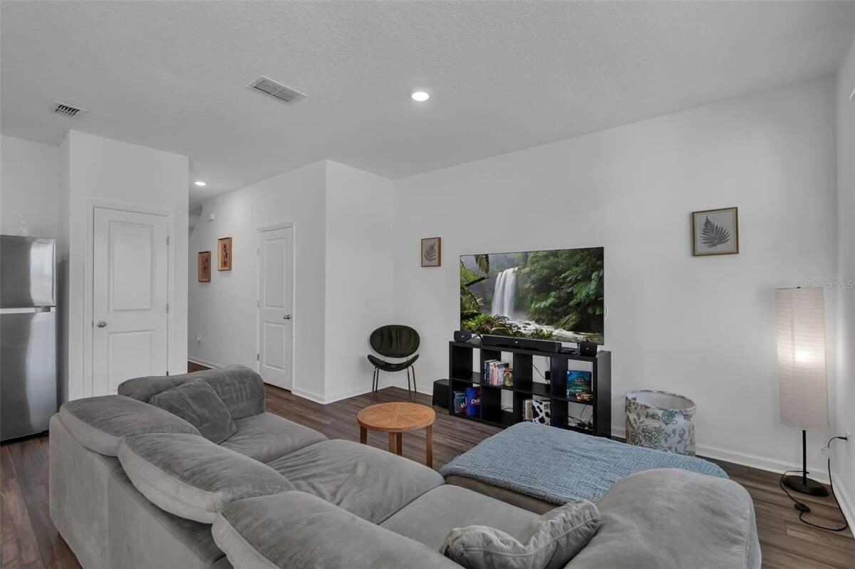 6359 Kay Morgan Ln - Photo 6 of 43