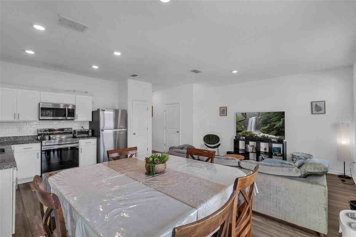 6359 Kay Morgan Ln - Photo 7 of 43