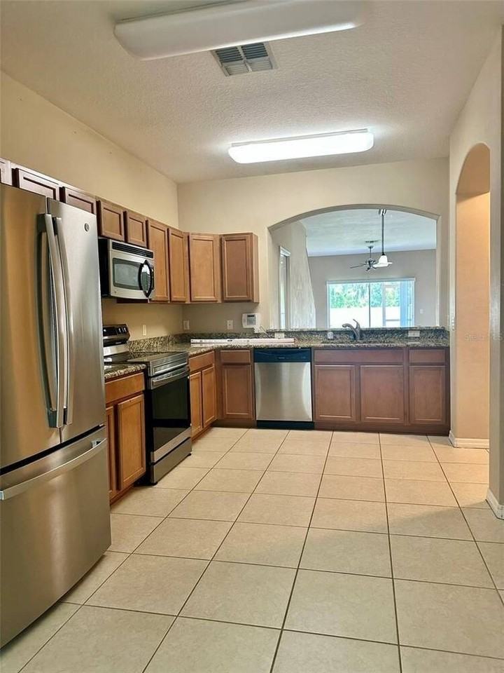 4057 Winding Vine Dr - Photo 6 of 17
