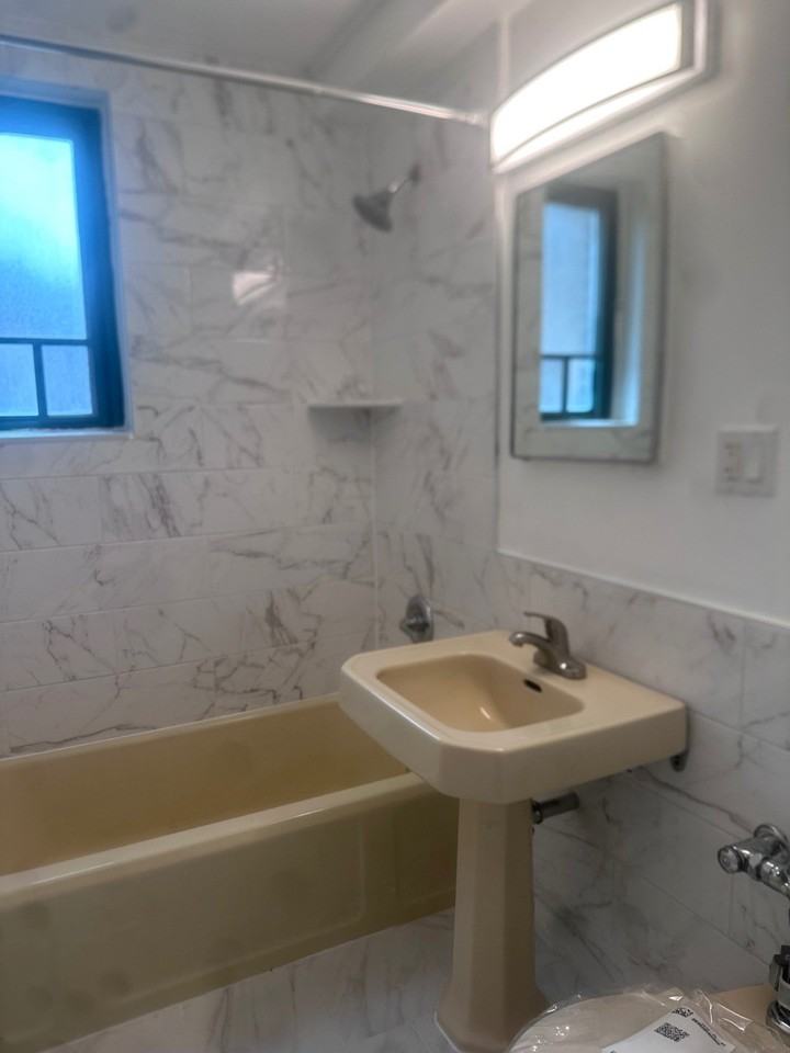 1641 Metropolitan Ave #5C - Photo 6 of 8