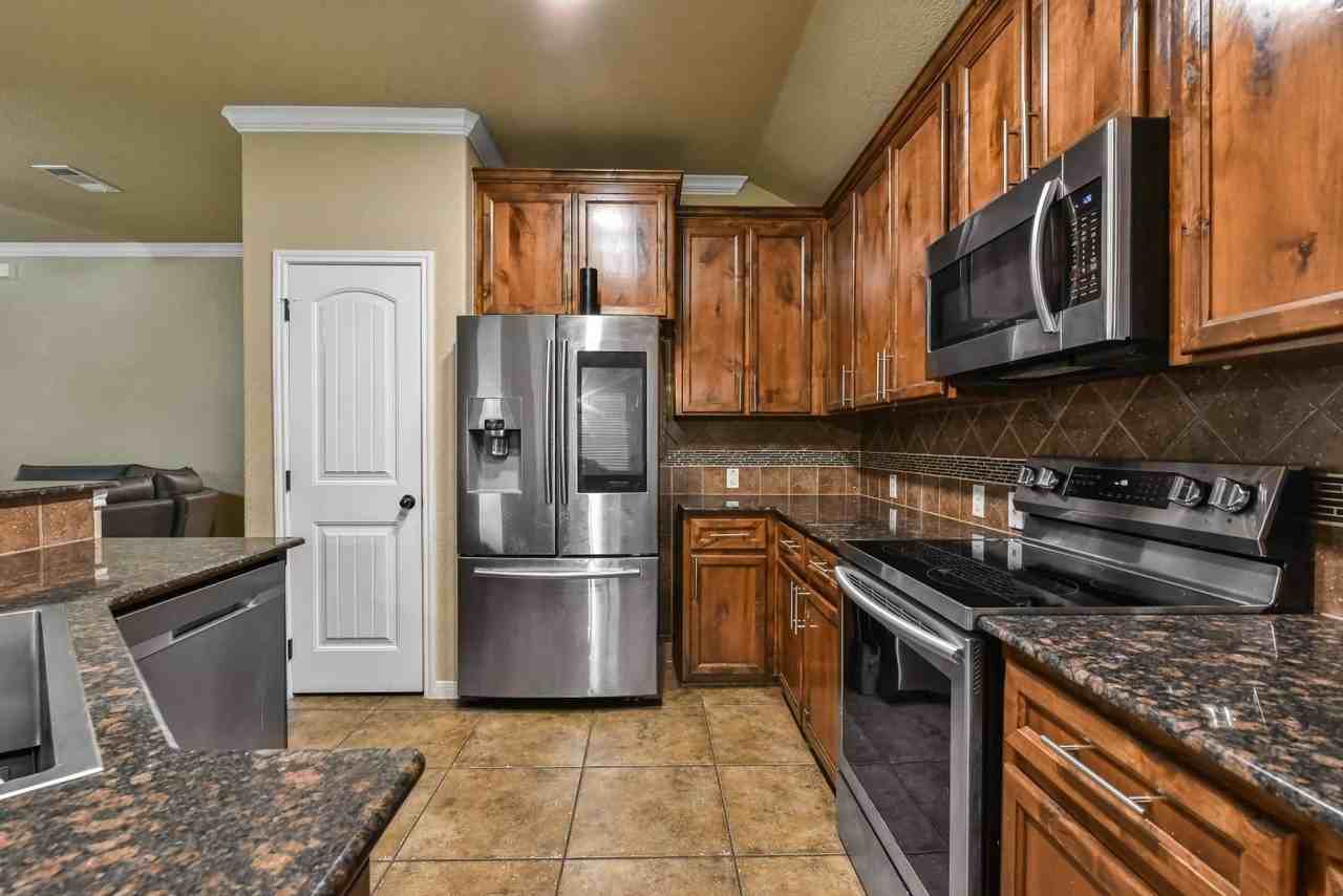 3410 Horizon St - Photo 6 of 21