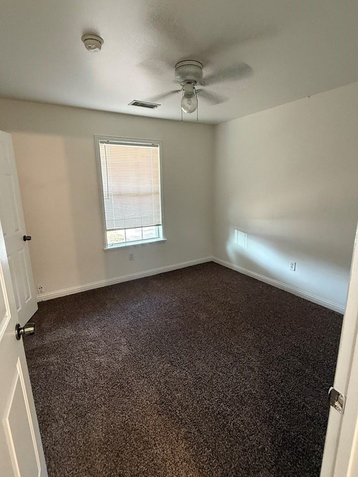 106 Blue Dr - Photo 7 of 12