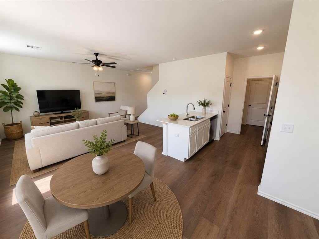 204 Mason Ct - Photo 2 of 45