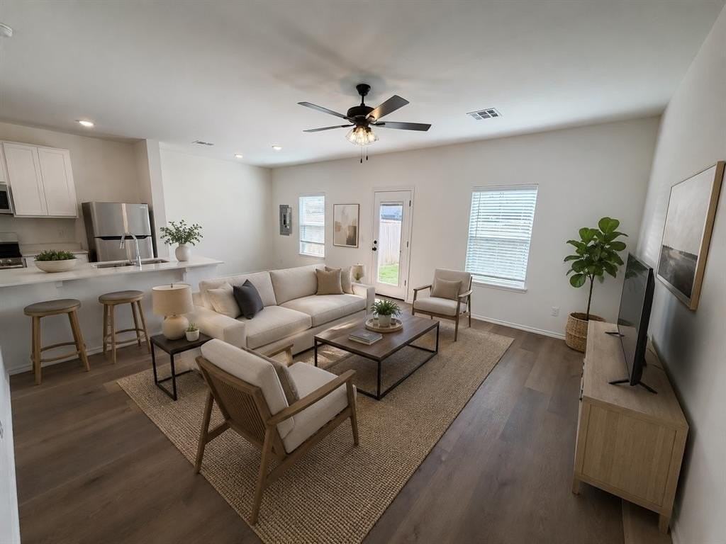 204 Mason Ct - Photo 5 of 45