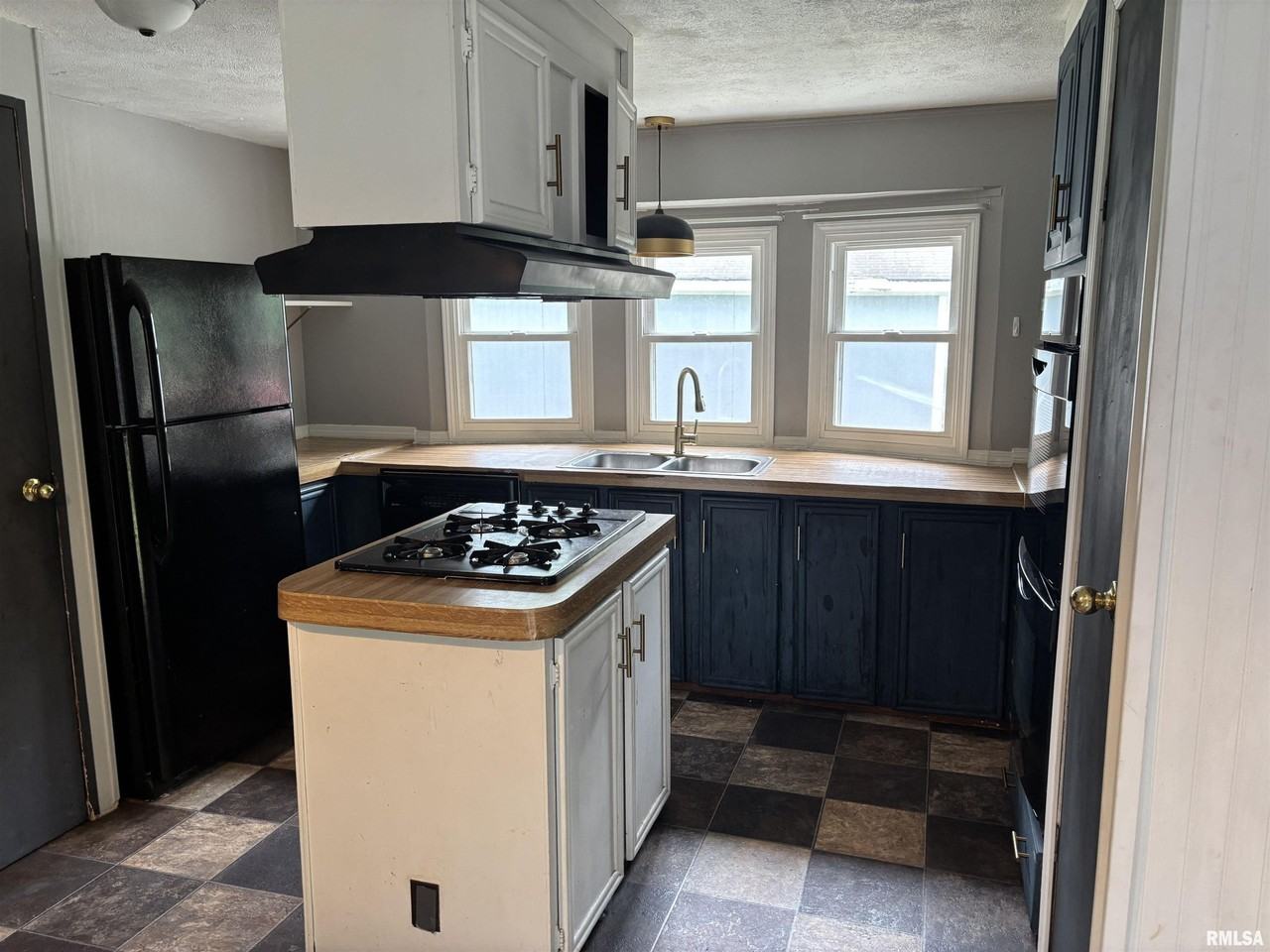 50 Iroquois Dr - Photo 3 of 15