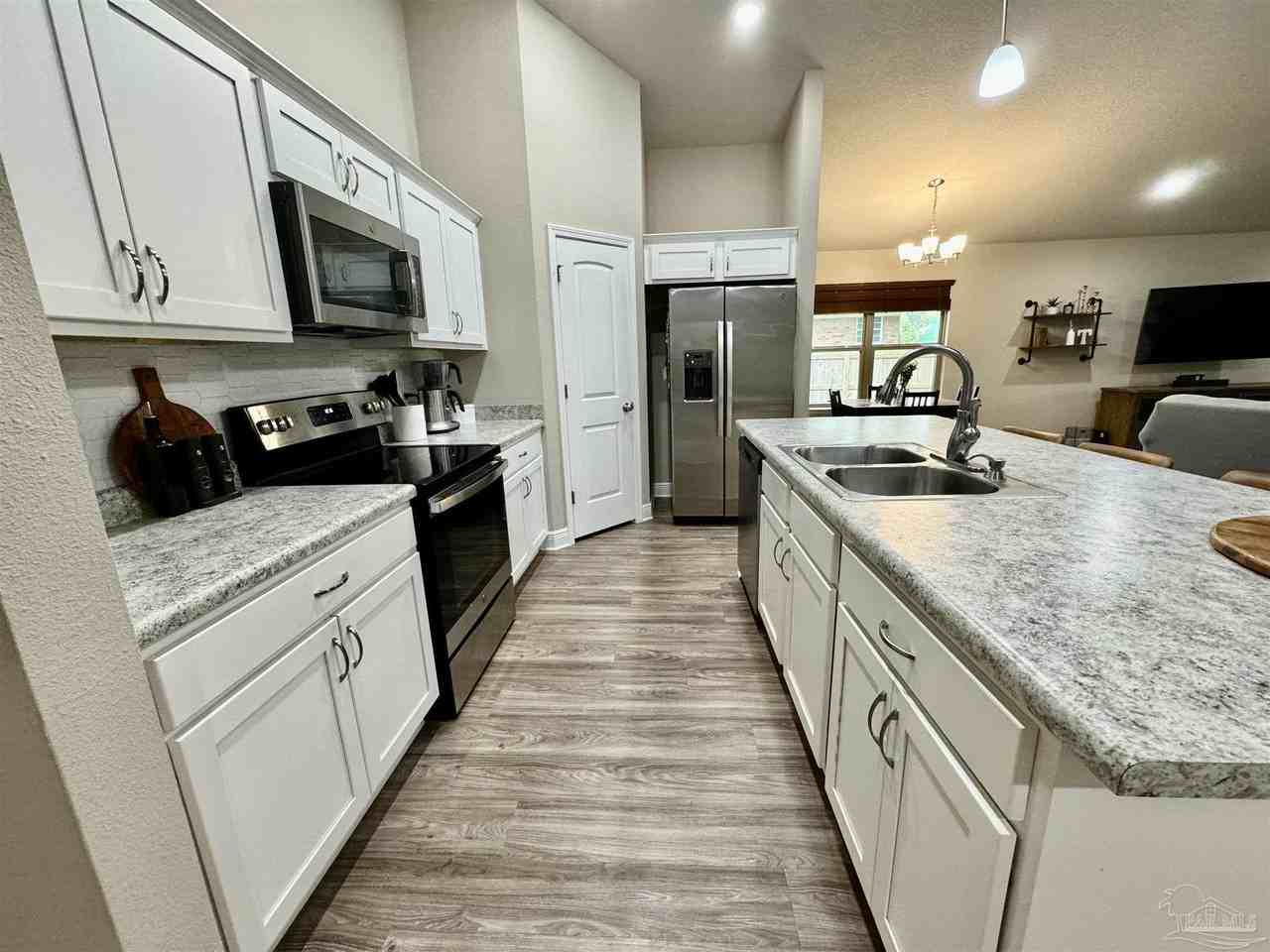 163 Beland Rd - Photo 6 of 39