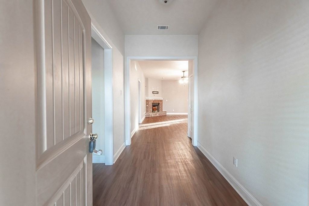 401 Mel Ott Ln - Photo 4 of 30