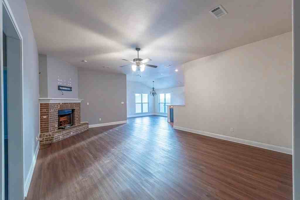 401 Mel Ott Ln - Photo 6 of 30