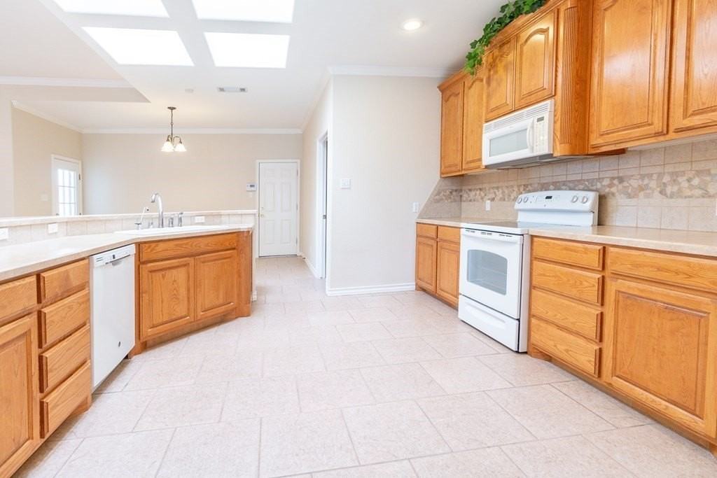 4906 Quartz Ln - Photo 5 of 26