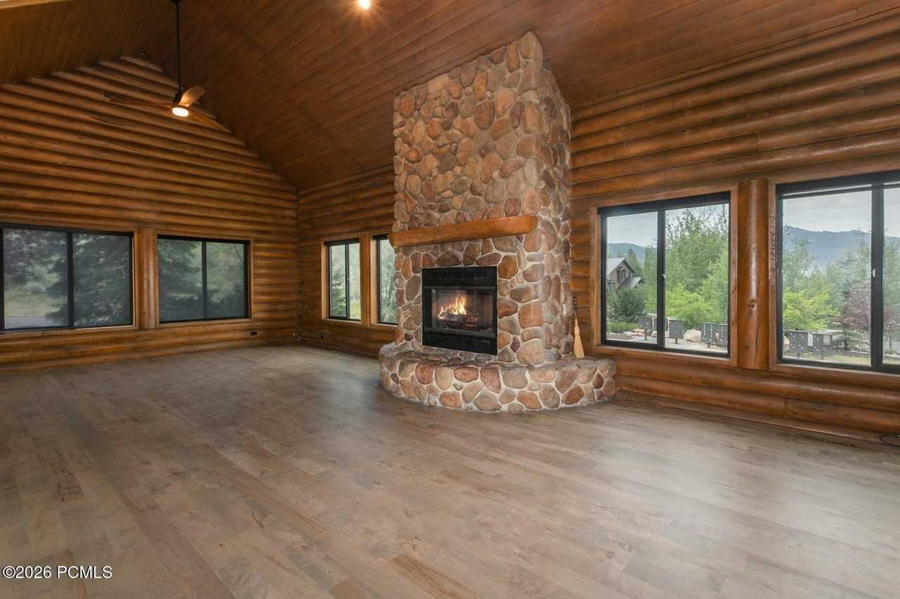 8766 Daybreaker Dr - Photo 6 of 40
