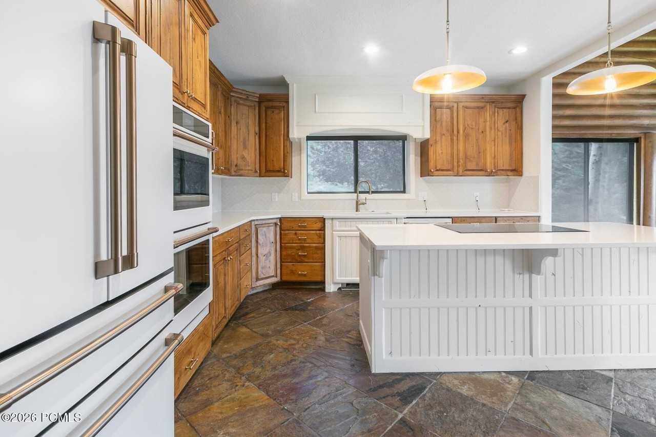 8766 Daybreaker Dr - Photo 7 of 40