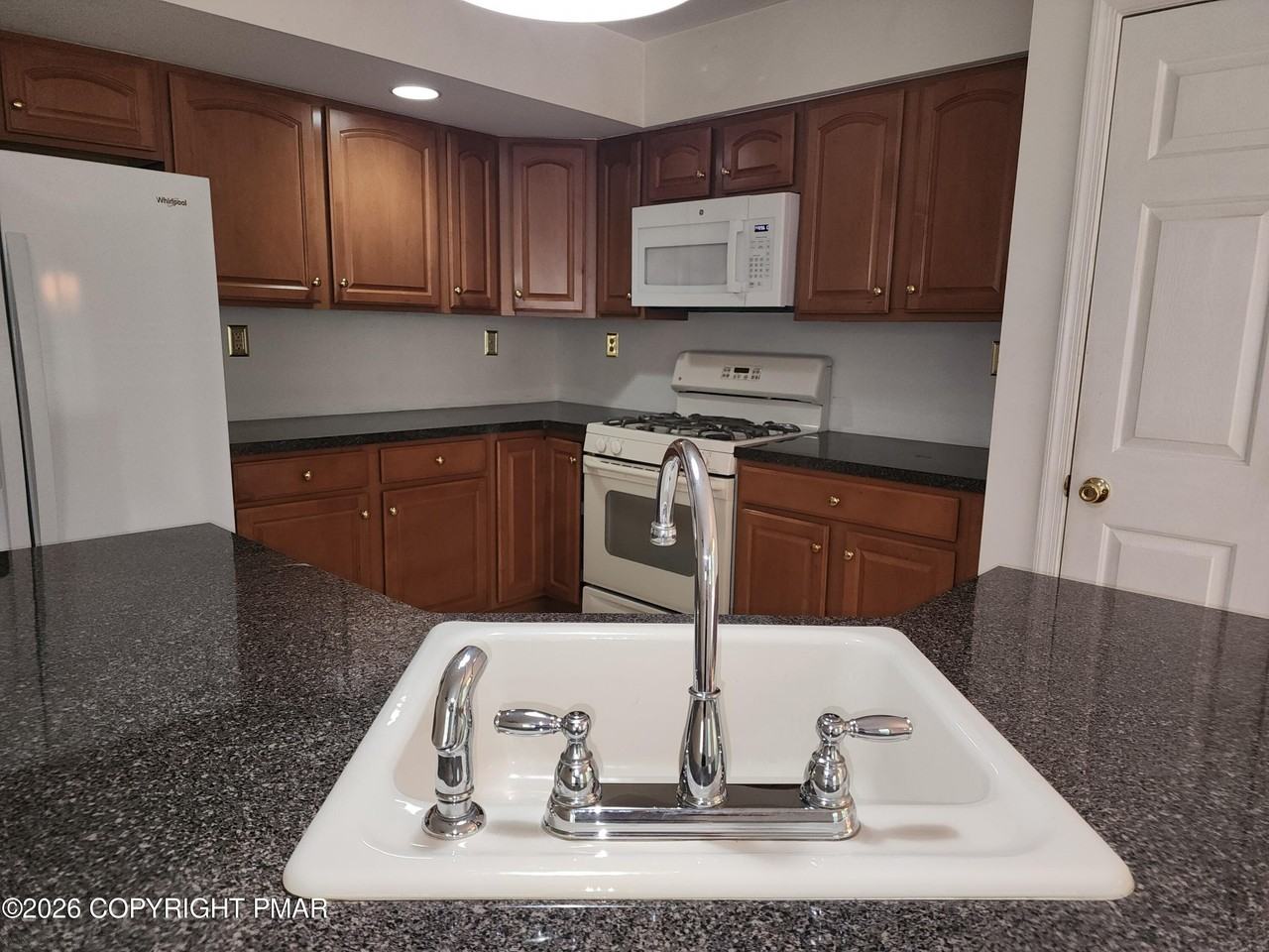 7225 Blushingwood Grv - Photo 6 of 45