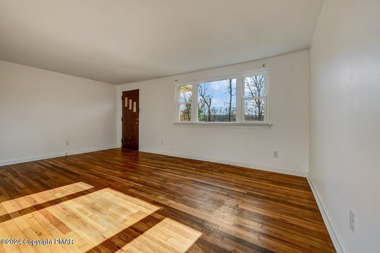 850 Church St - Photo 7 of 40