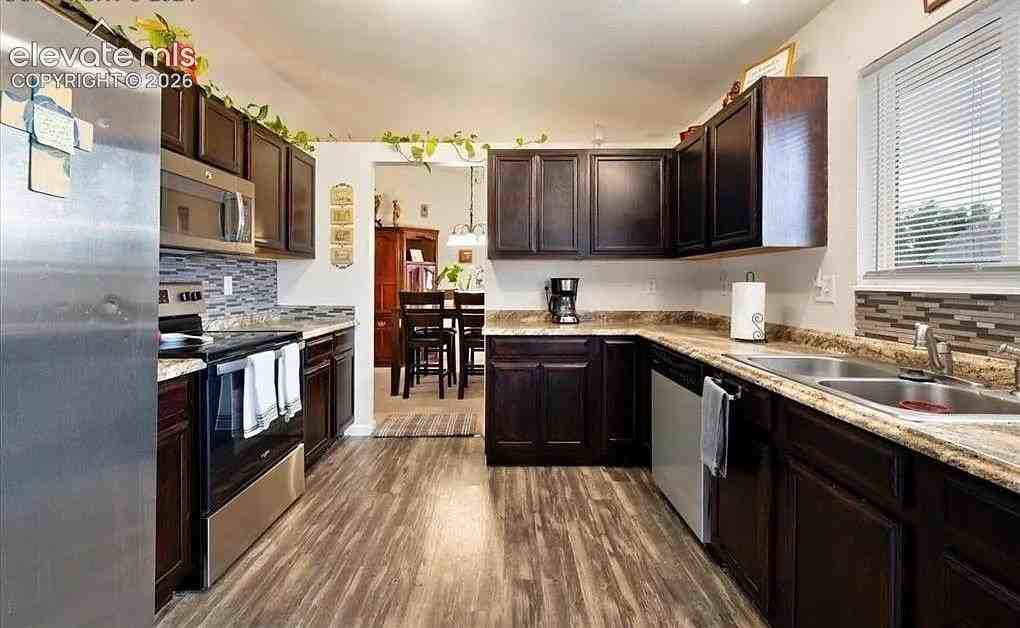 7126 Oxmoor Ln - Photo 4 of 20