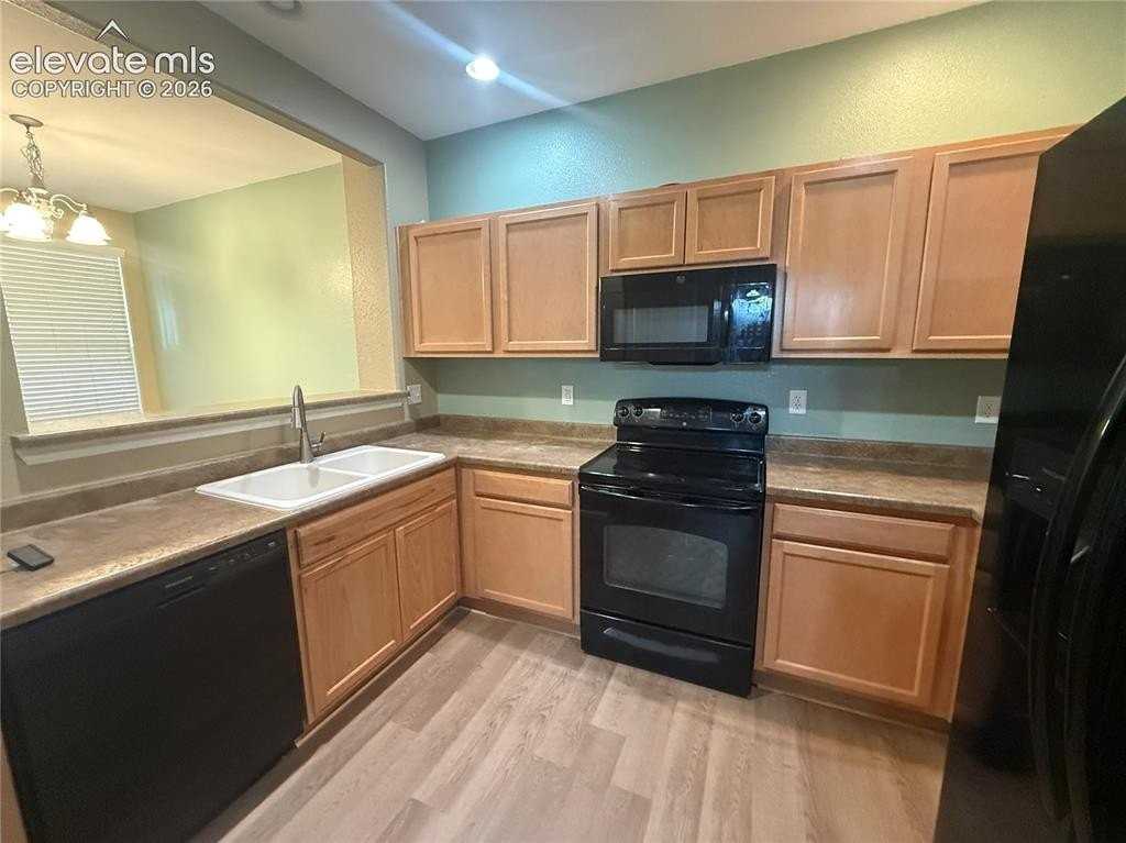 7651 Sandy Springs Pt - Photo 3 of 25