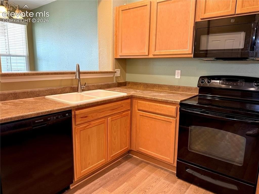 7651 Sandy Springs Pt - Photo 7 of 25
