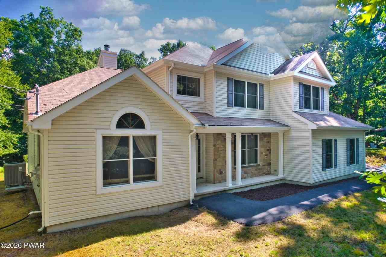 105 Seneca Ct - Photo 2 of 44