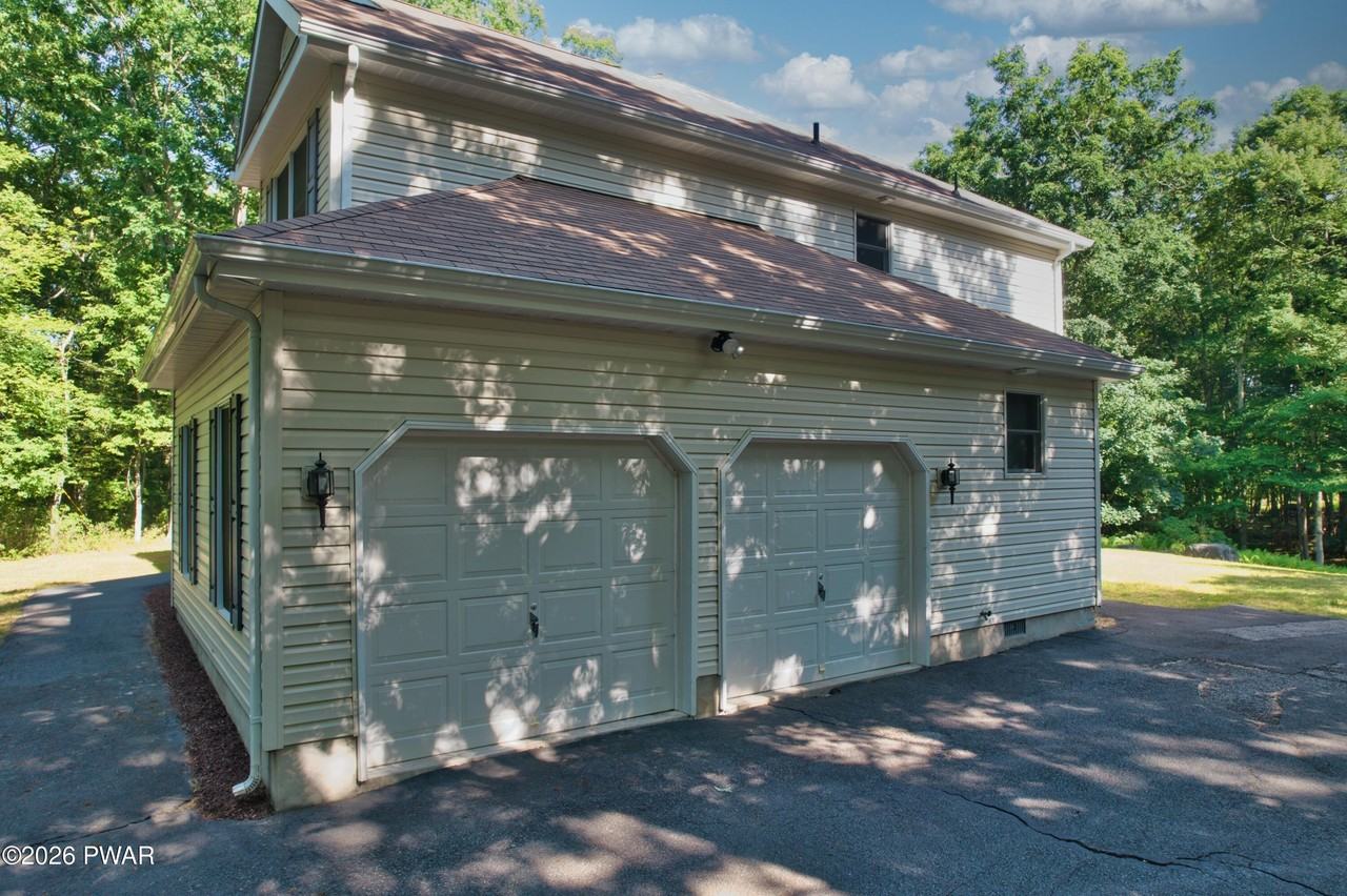 105 Seneca Ct - Photo 4 of 44