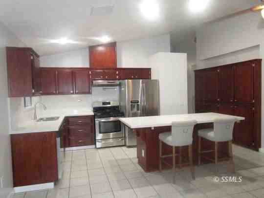 648 Regency Ct - Photo 2 of 4