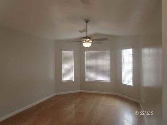 648 Regency Ct - Photo 3 of 4