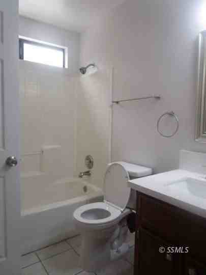 648 Regency Ct - Photo 4 of 4