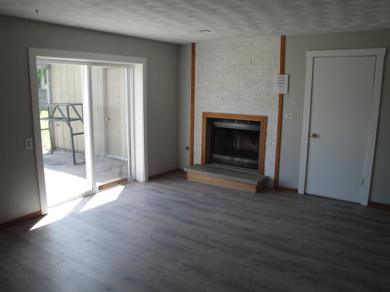 7205 Rogers St - Photo 5 of 20