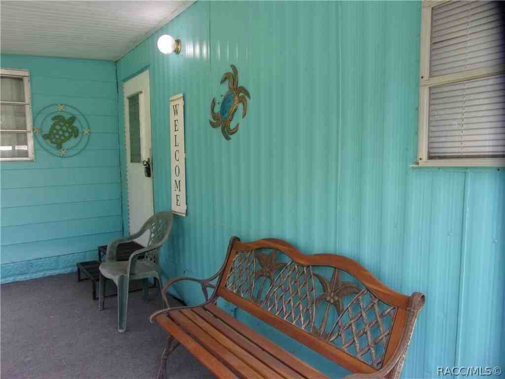 8810 W Arber Ct - Photo 4 of 17