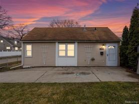 23462 Carlisle Ave - Photo 1 of 1