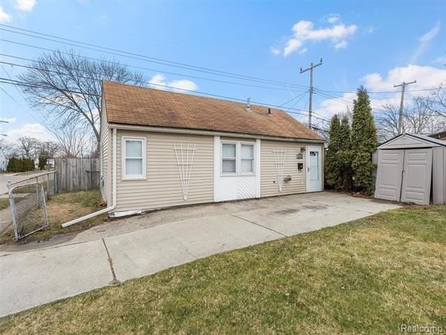 23462 Carlisle Ave - Photo 2 of 14