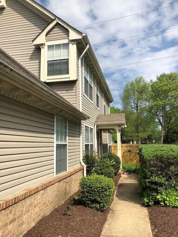 829 Shoal Creek Trl - Photo 3 of 20